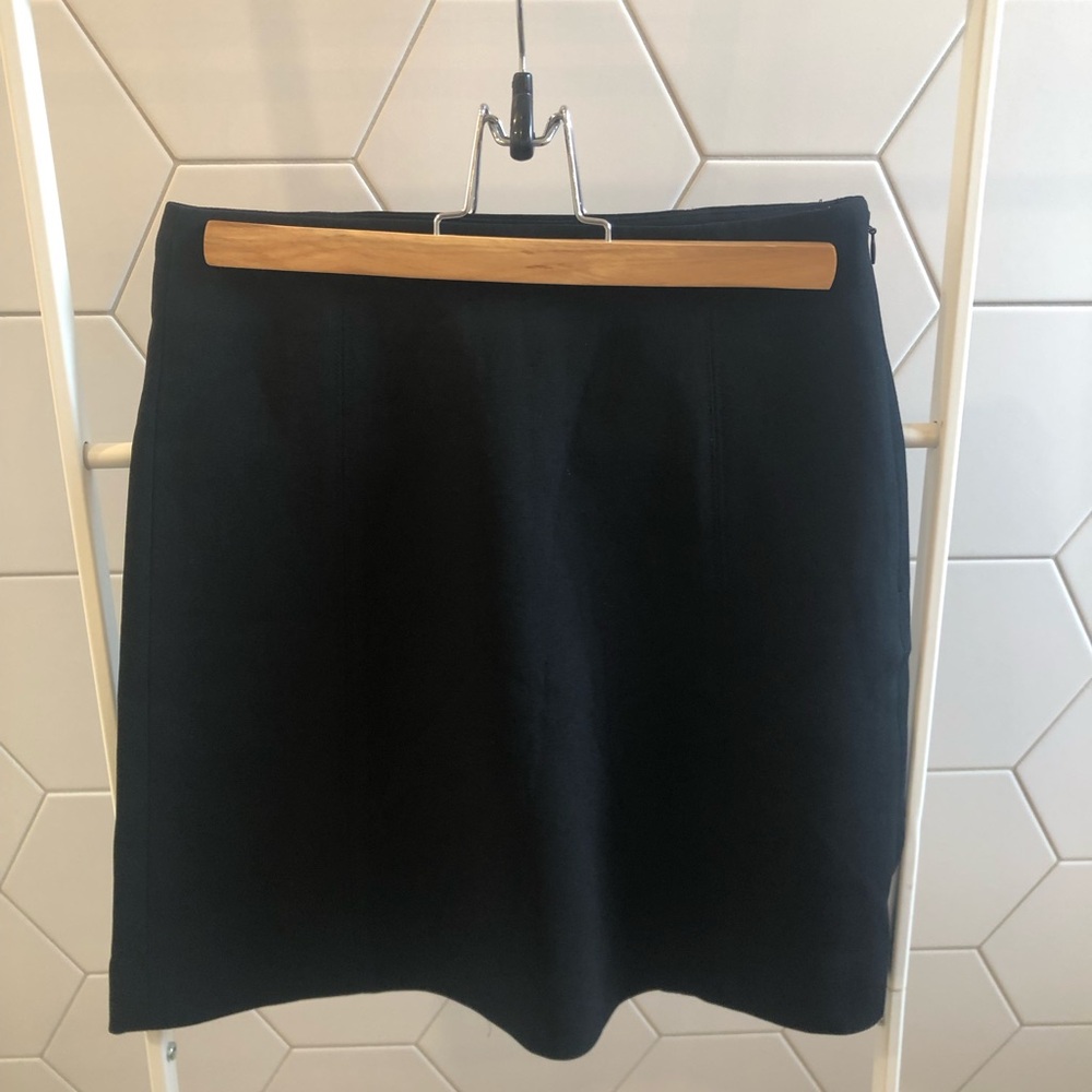 Aritzia Babaton Black Casual Work Skirt